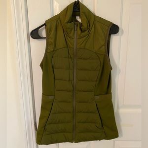 Lululemon Down For It All Vest size 6 olive green